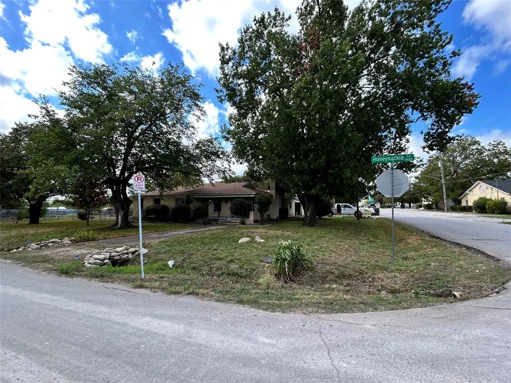 8407 Honeysuckle Lane