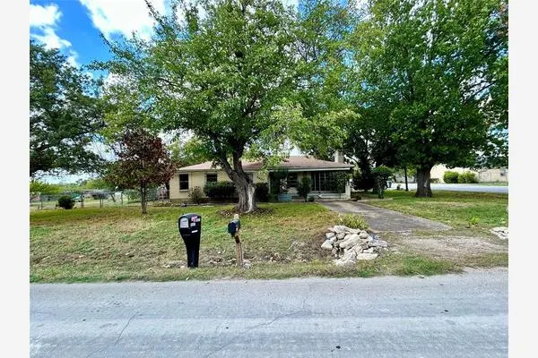8407 Honeysuckle Lane