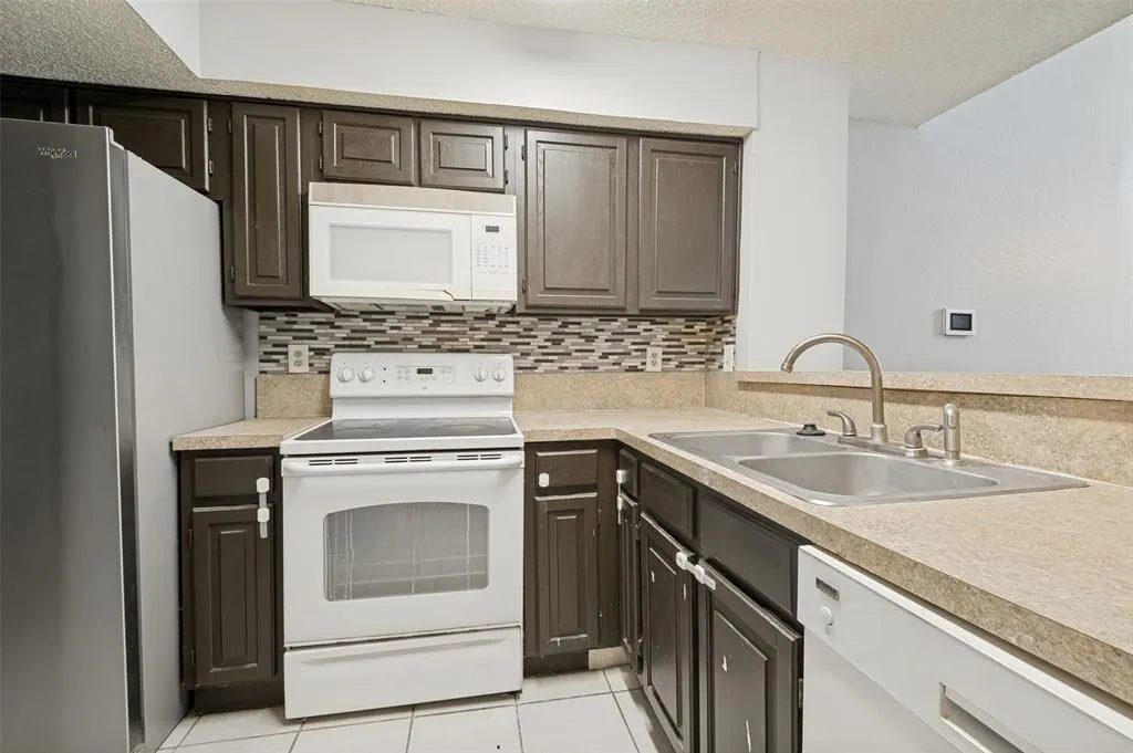 3406 Country Club Drive W #272