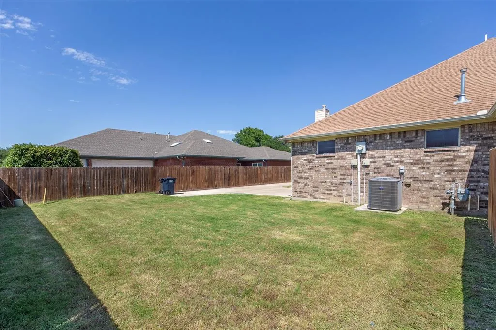 5500 Ledgestone Drive