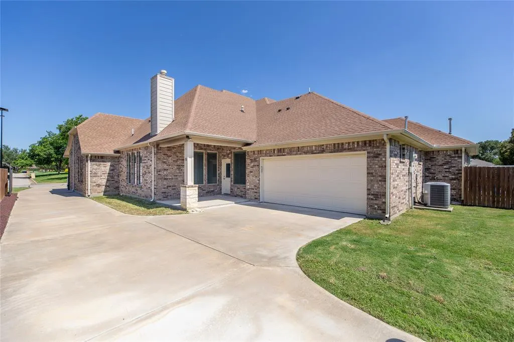 5500 Ledgestone Drive