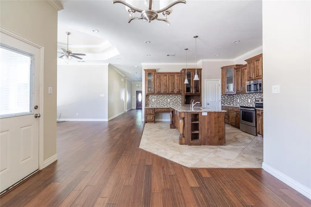 5500 Ledgestone Drive