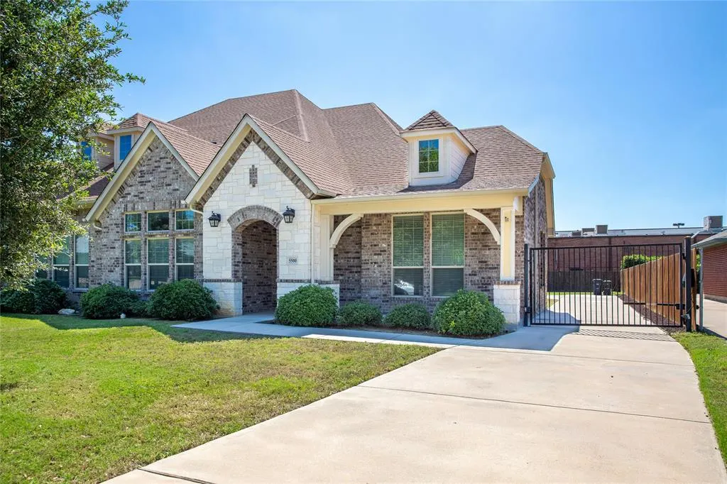 5500 Ledgestone Drive
