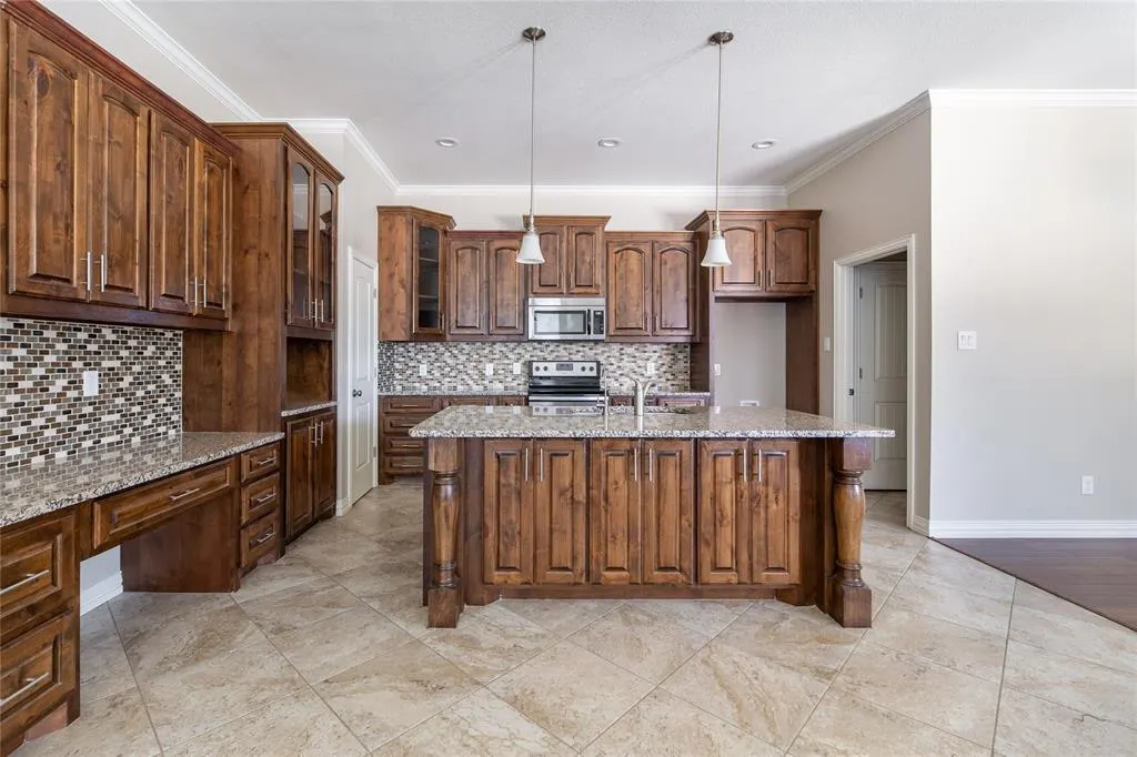 5500 Ledgestone Drive