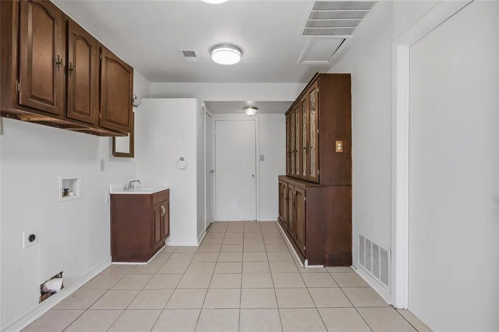 15721 mapleview