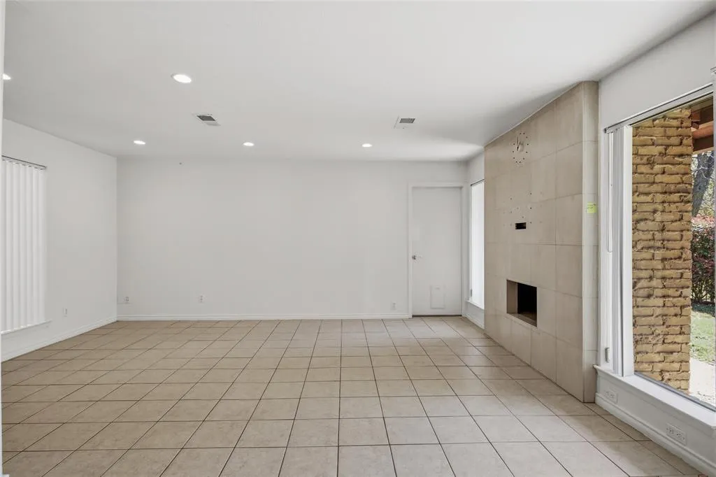 15721 mapleview