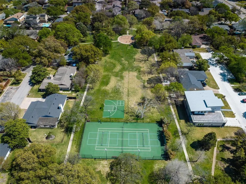 15721 mapleview