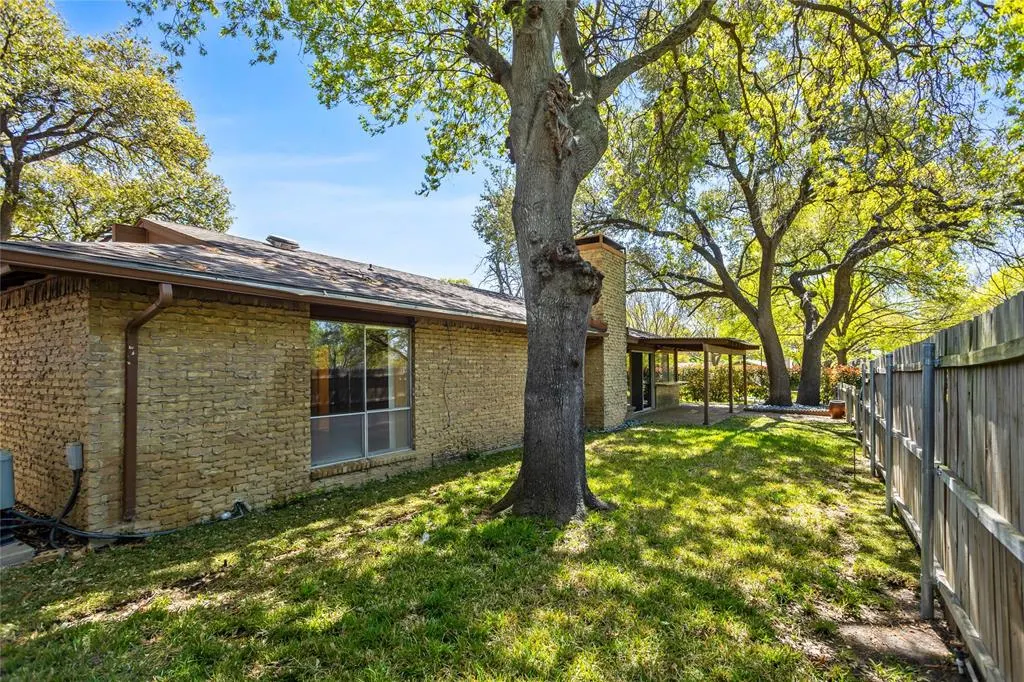 15721 mapleview