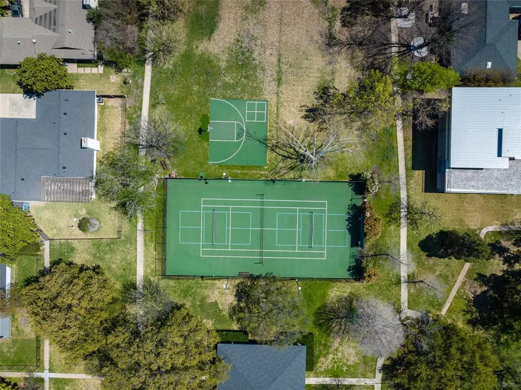 15721 mapleview