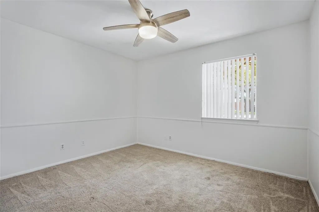 15721 mapleview