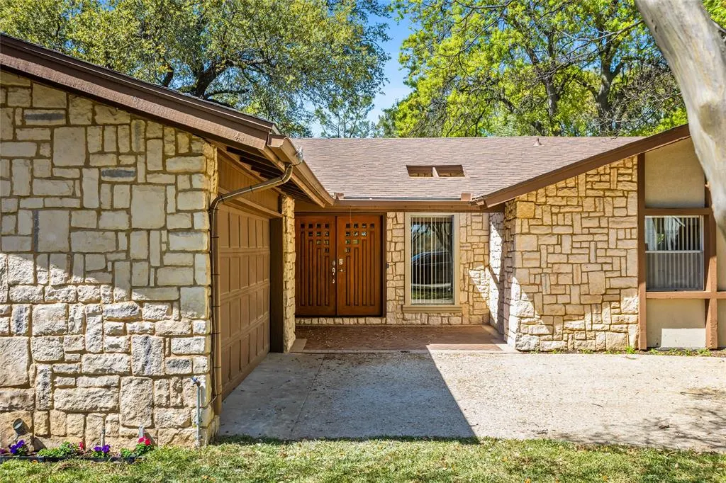 15721 mapleview