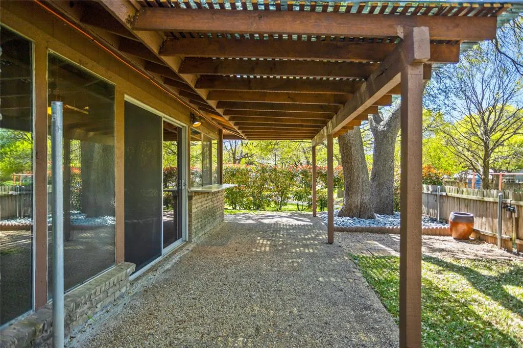 15721 mapleview