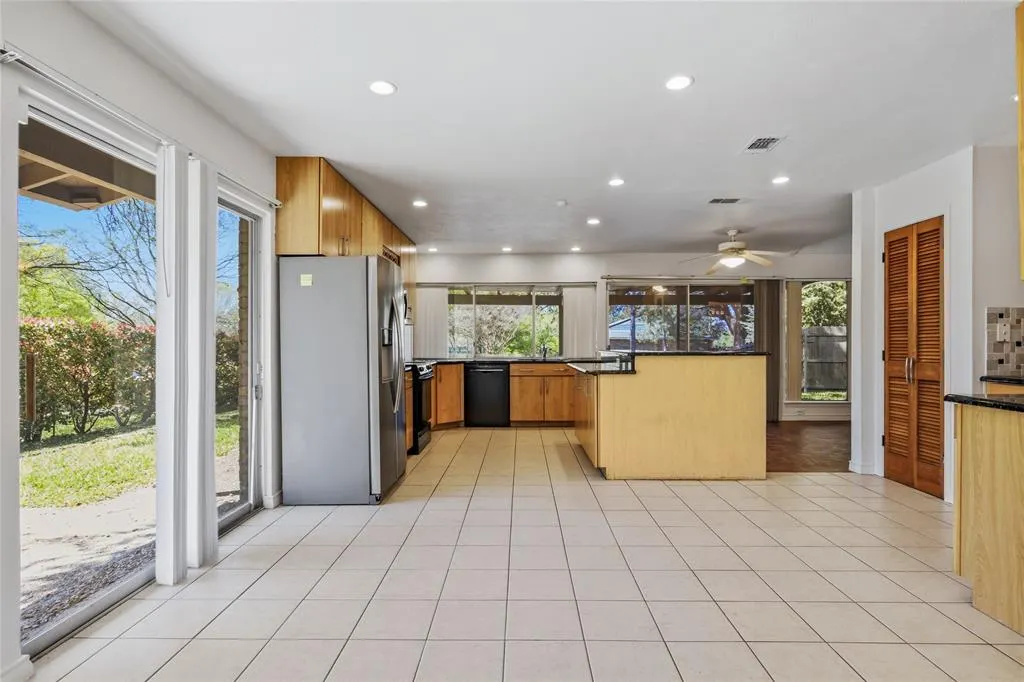 15721 mapleview