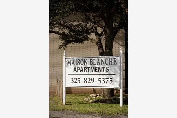 2800 Sayles Boulevard #18 B