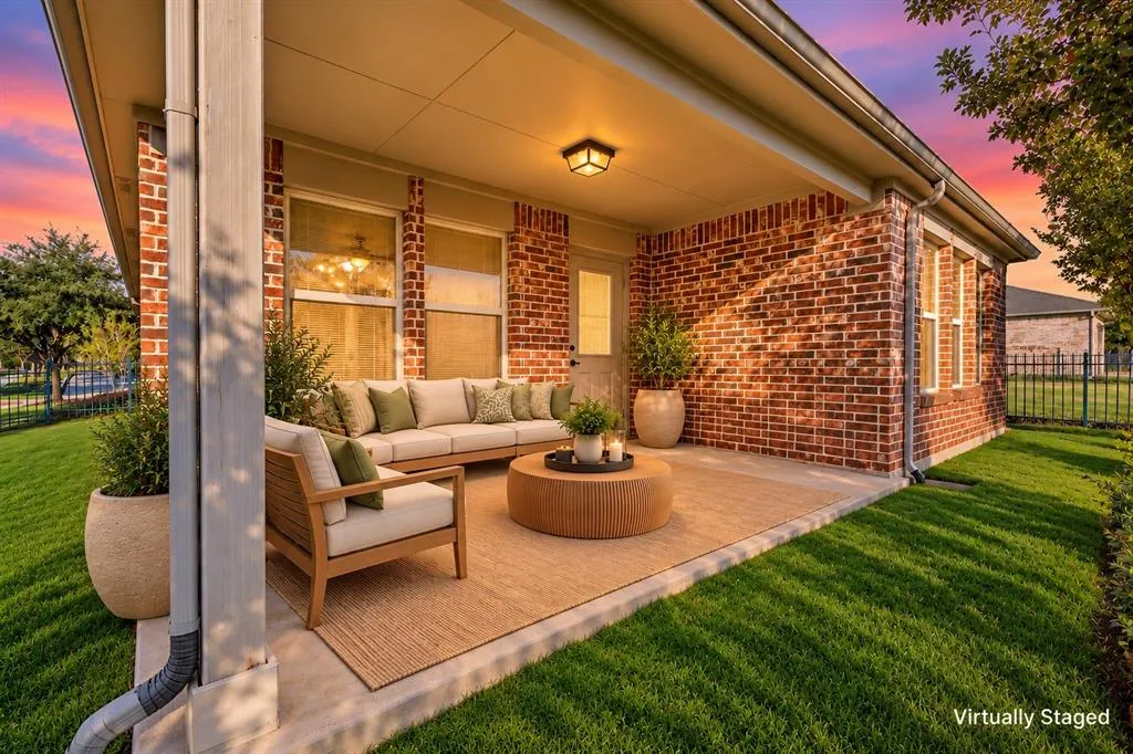 311 Mariposa Lane