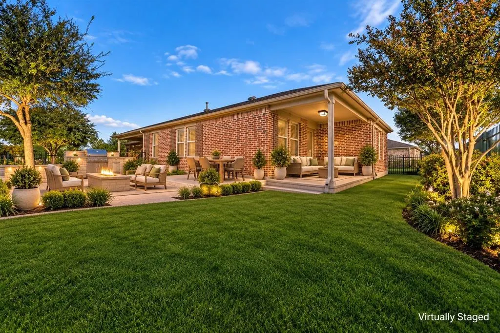 311 Mariposa Lane
