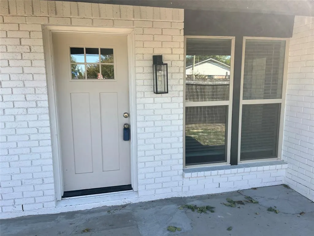 600 Royal Crest Drive