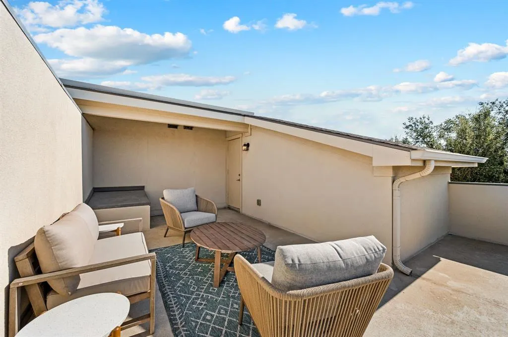1303 Palm Springs Lane