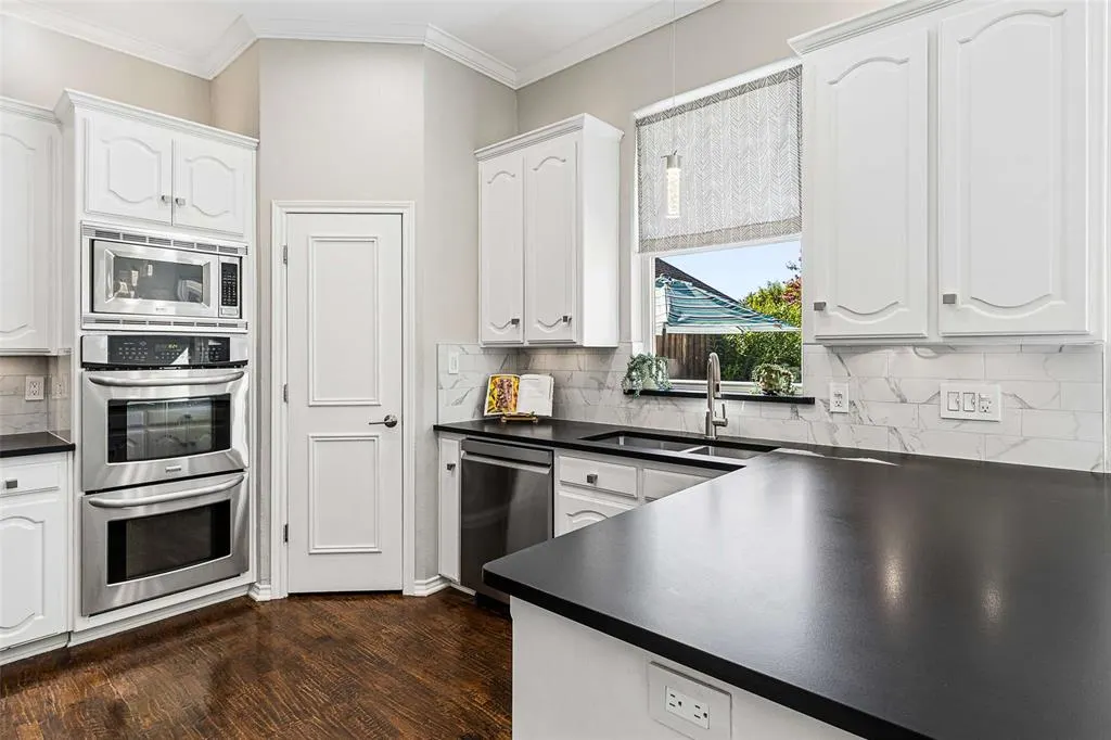 6716 Genstar Lane