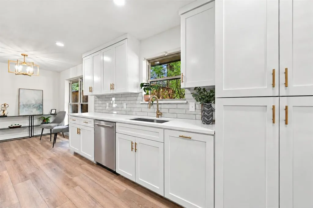 10255 Chimney Hill Lane