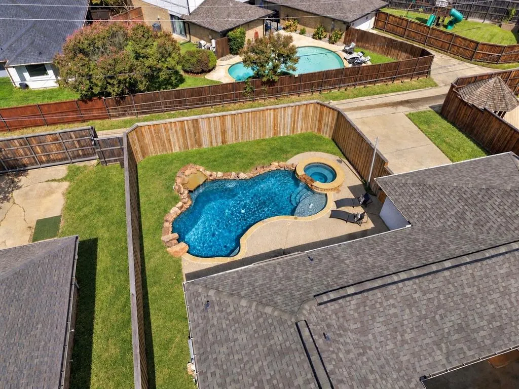 10255 Chimney Hill Lane