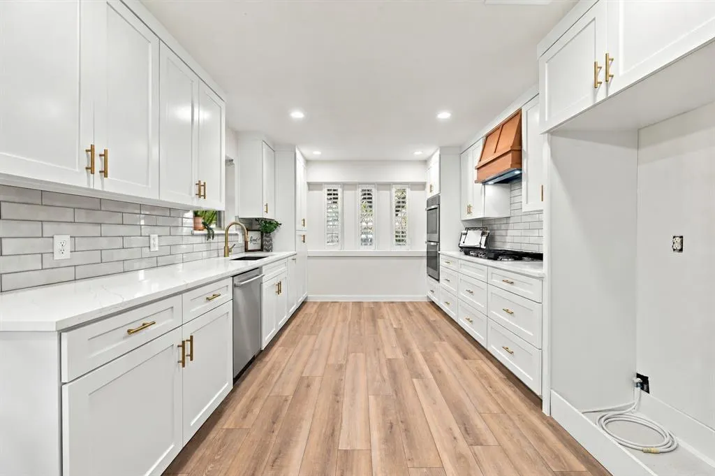 10255 Chimney Hill Lane