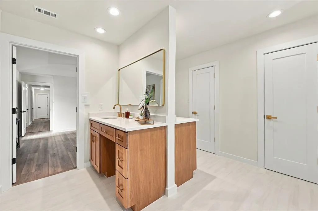 10255 Chimney Hill Lane