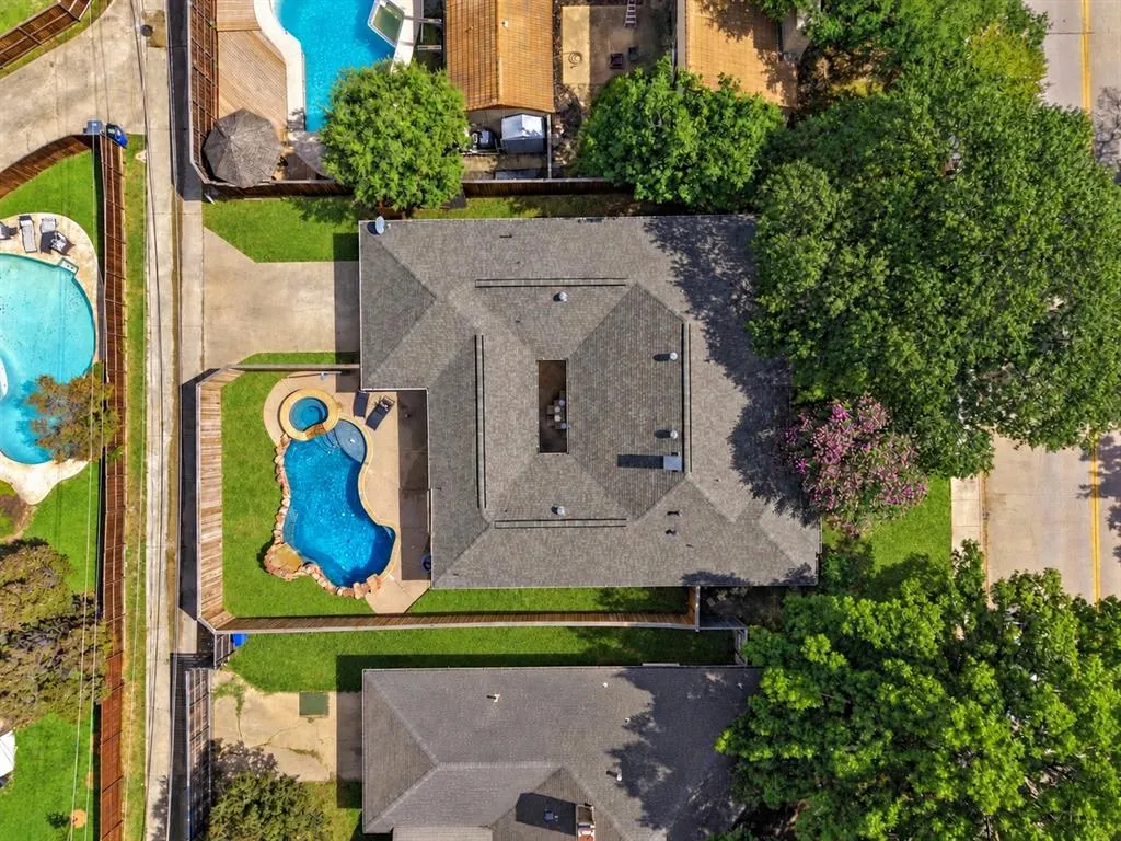 10255 Chimney Hill Lane