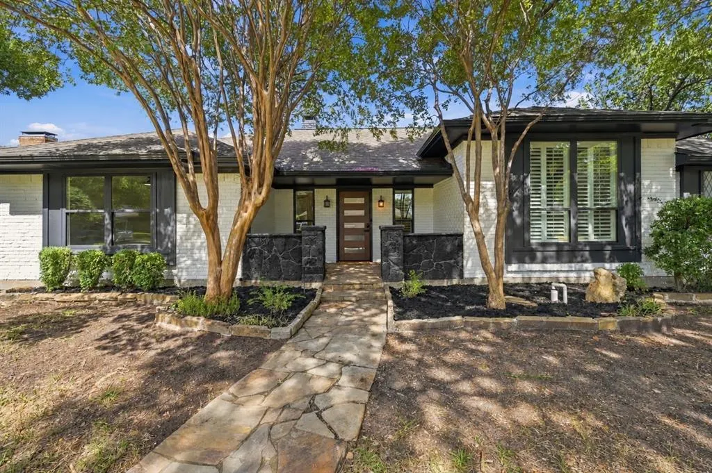 10255 Chimney Hill Lane