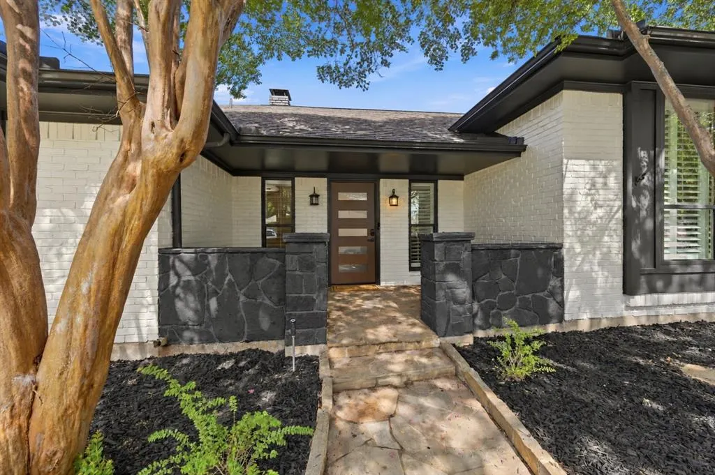 10255 Chimney Hill Lane