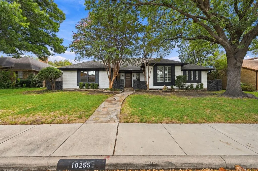10255 Chimney Hill Lane