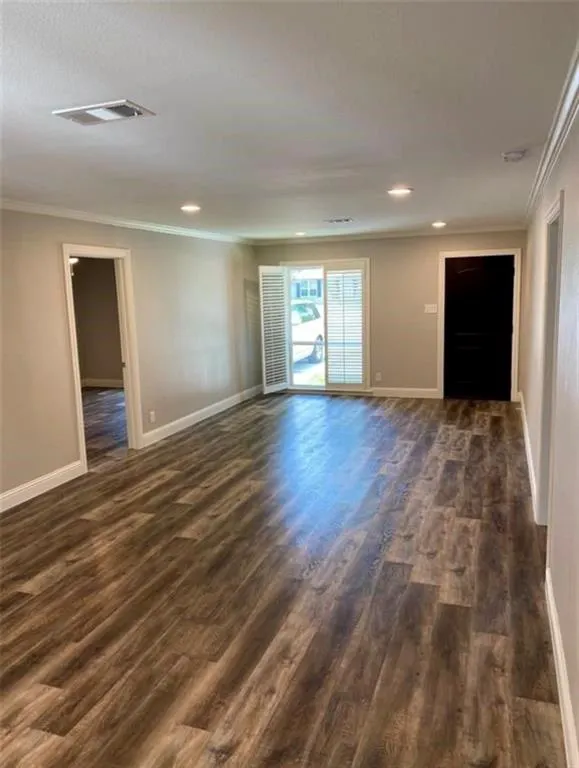 4906 W Mockingbird Lane