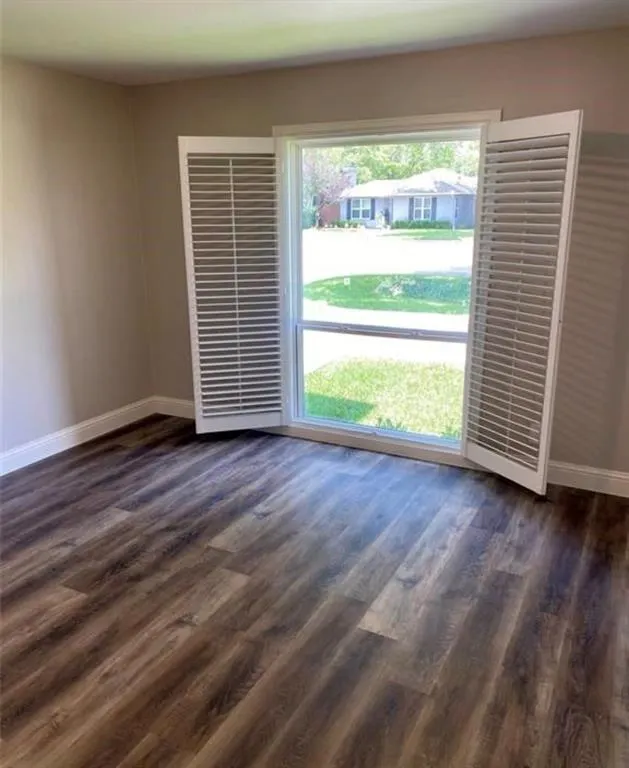 4906 W Mockingbird Lane