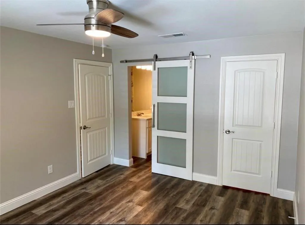 4906 W Mockingbird Lane