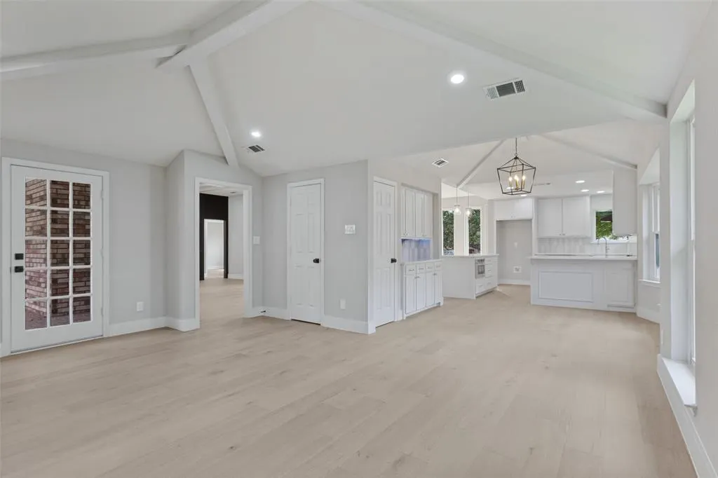 1909 Chestnut Hill Lane