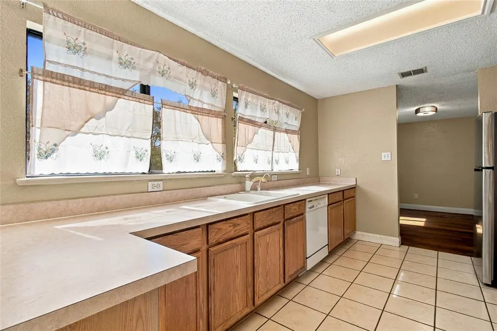4120 Tupelo Trail
