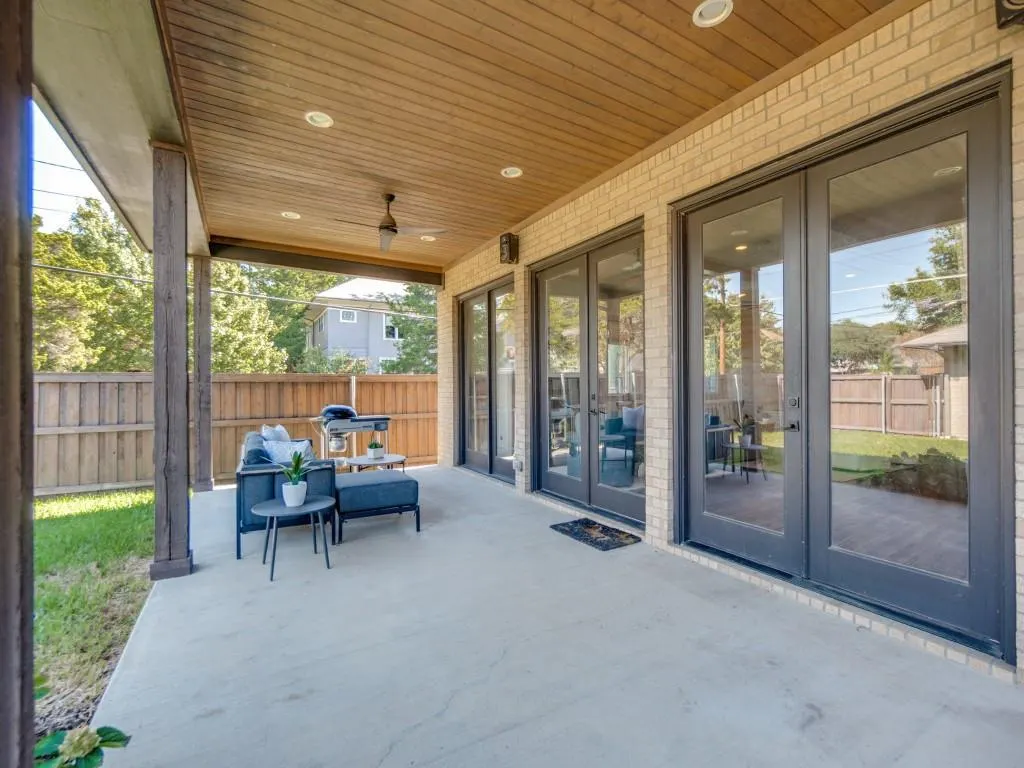 5847 Palo Pinto Avenue