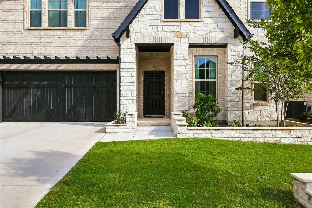 1717 Canals Drive