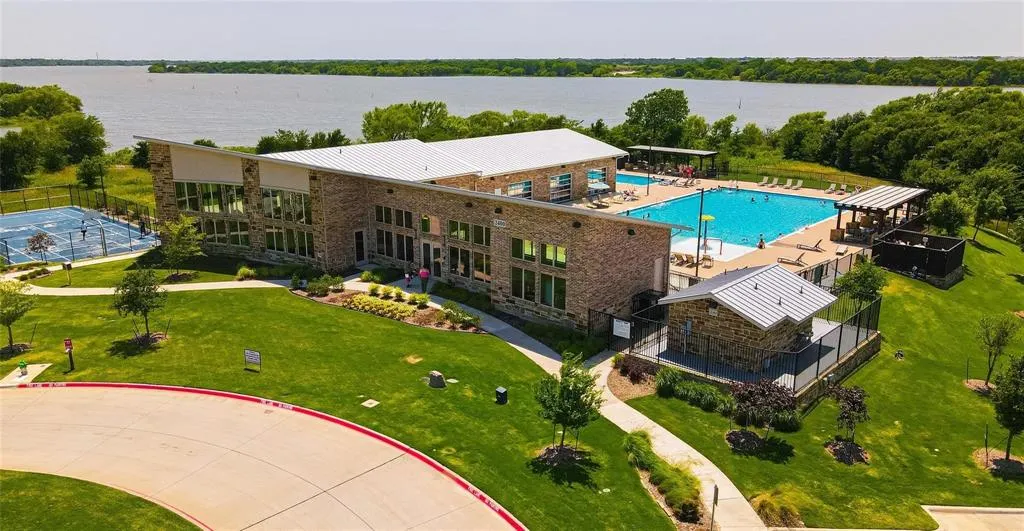 1717 Canals Drive