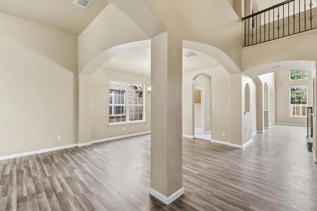 2621 Whispering Trail
