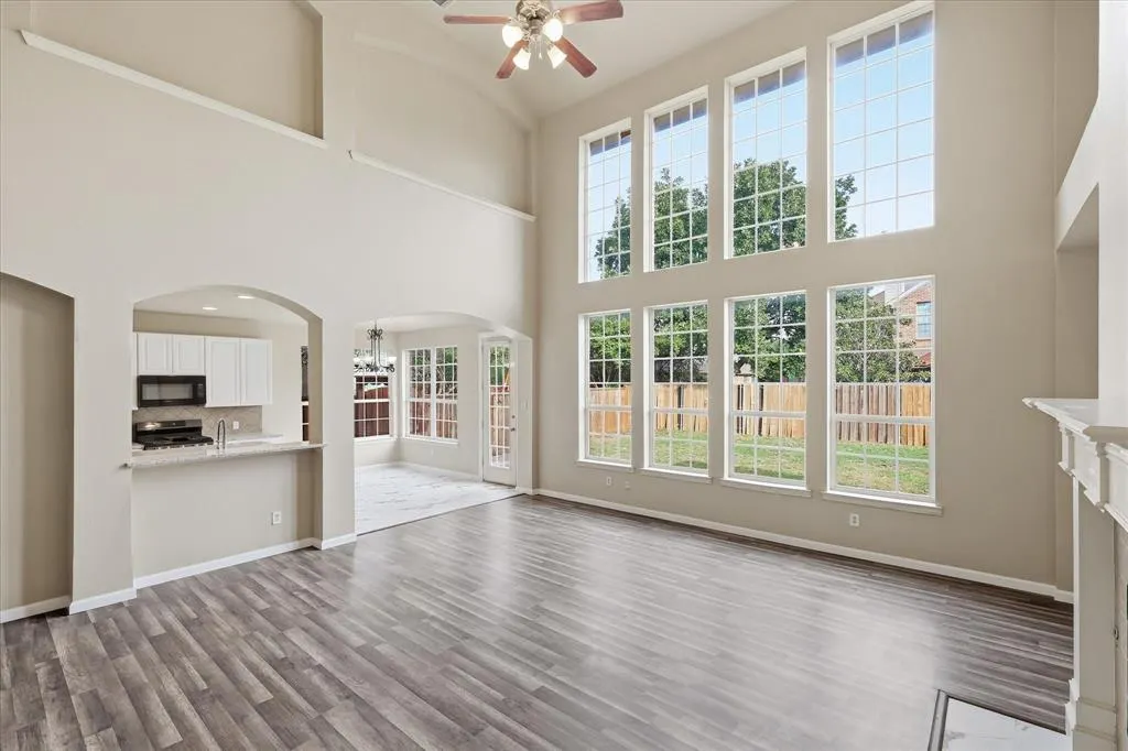2621 Whispering Trail