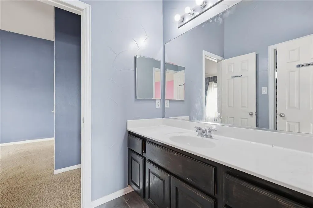 2621 Whispering Trail
