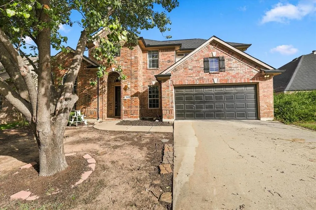 2621 Whispering Trail