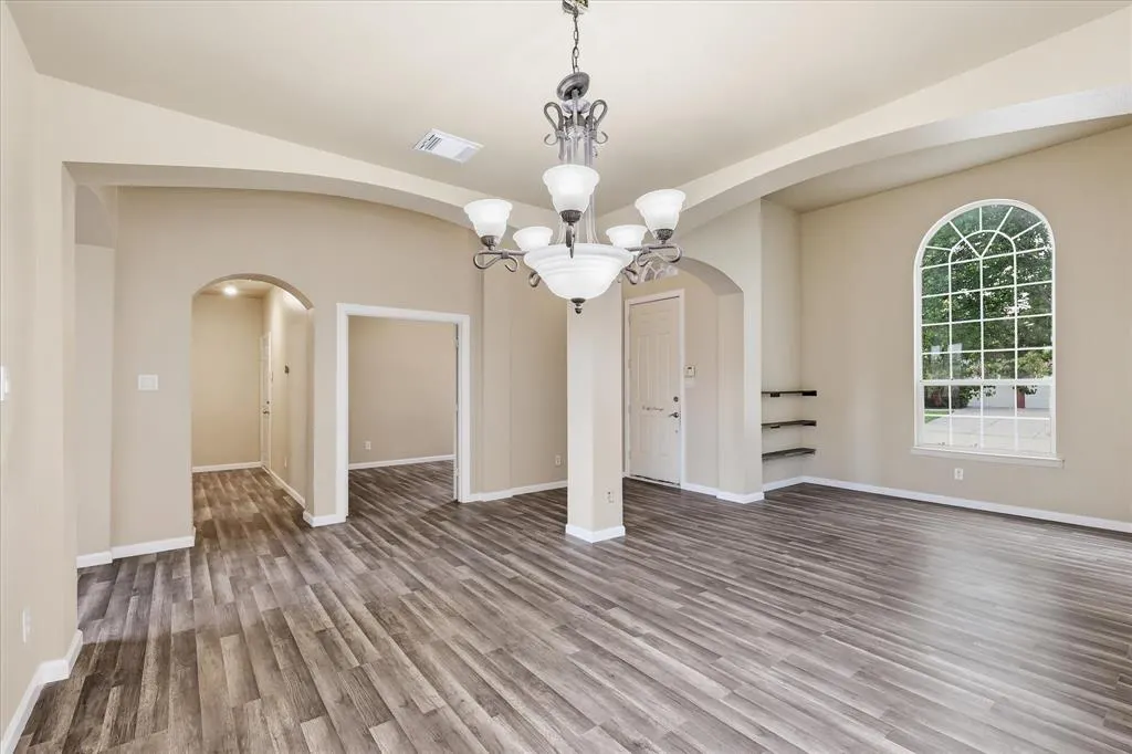2621 Whispering Trail