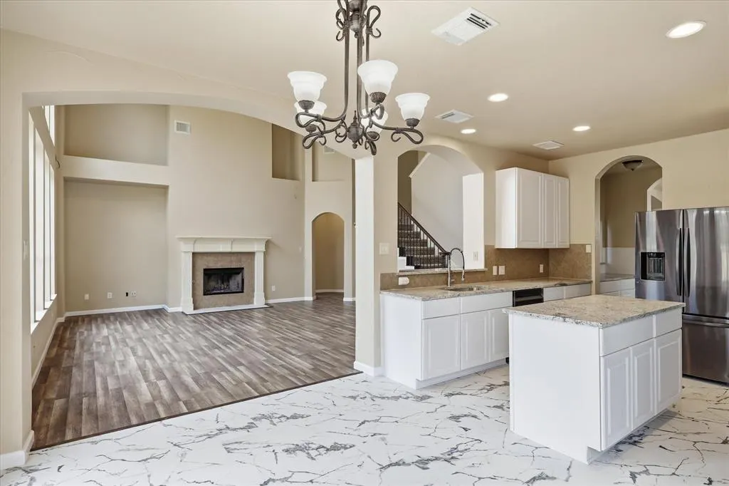 2621 Whispering Trail