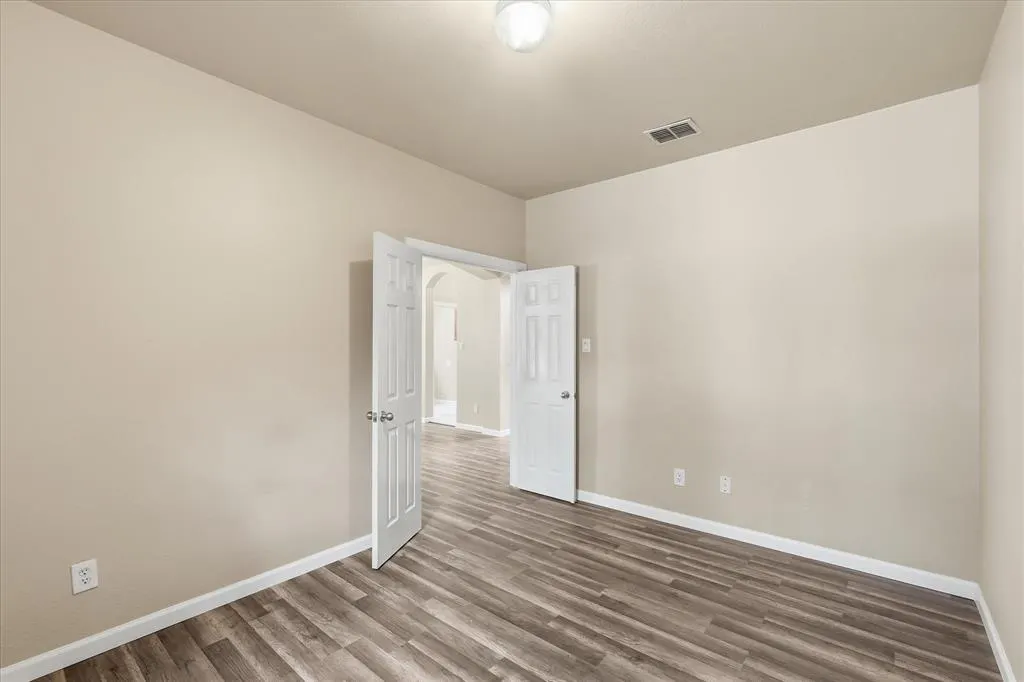 2621 Whispering Trail