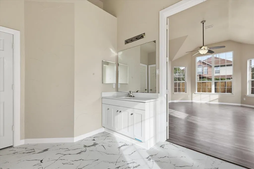 2621 Whispering Trail