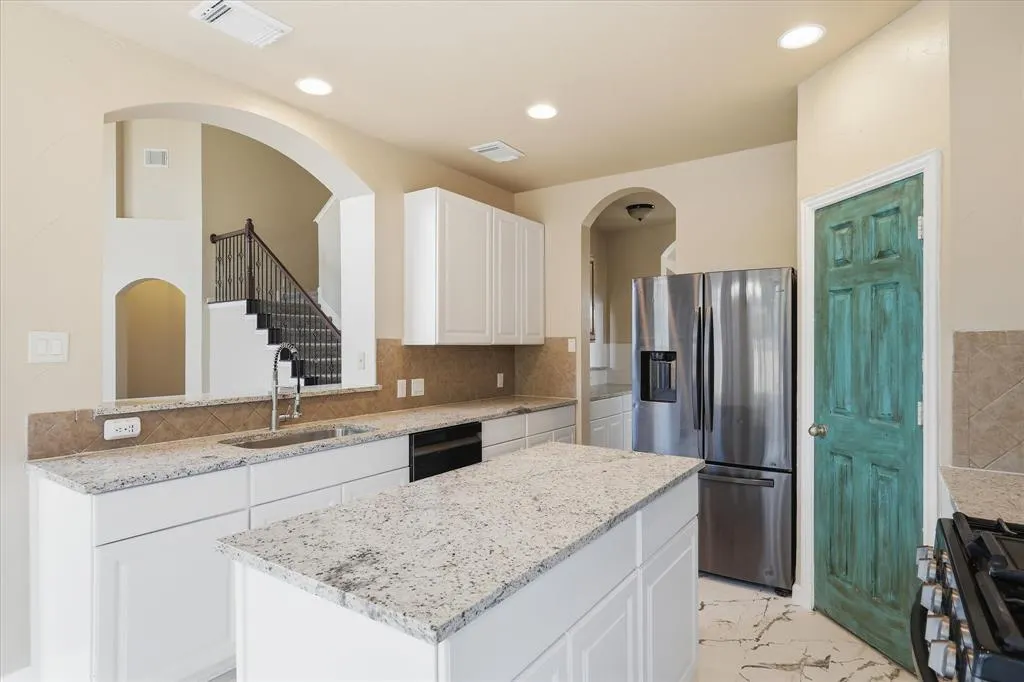 2621 Whispering Trail