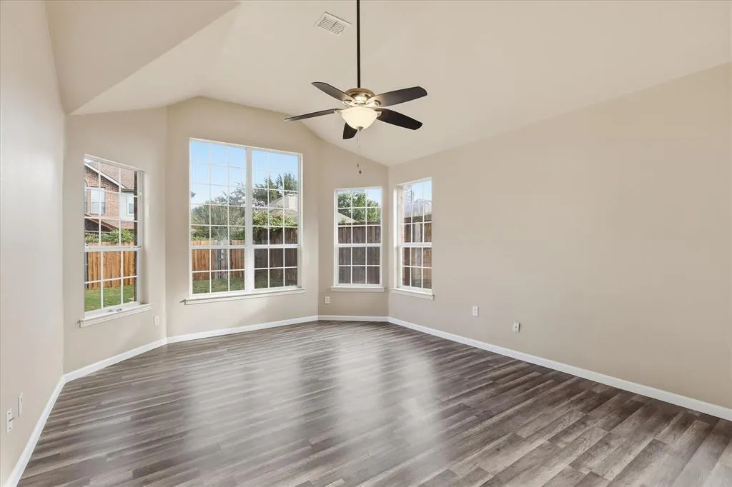 2621 Whispering Trail