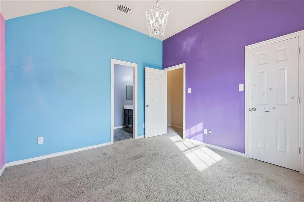 2621 Whispering Trail